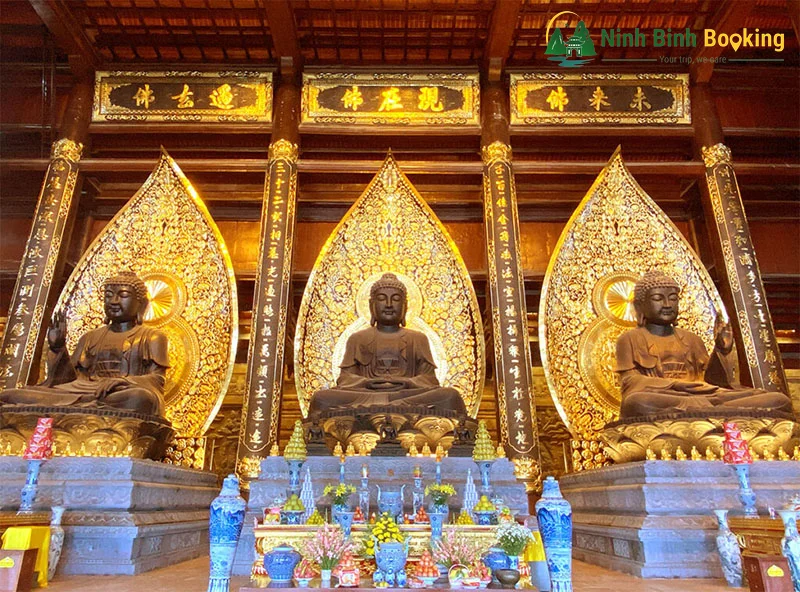 Điện Tam Thế chùa Tam Chúc