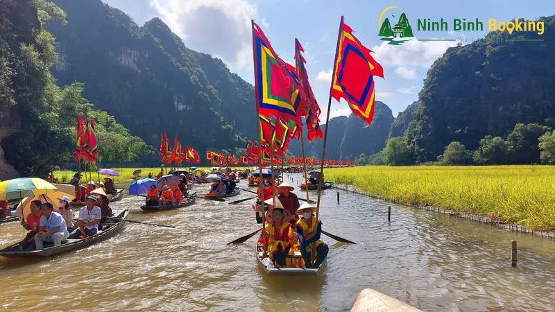 Lễ hội sắc vàng Tam Cốc.